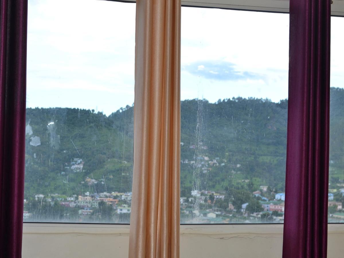Oyo 37525 Hotel Mall Palace Pithoragarh ภายนอก รูปภาพ