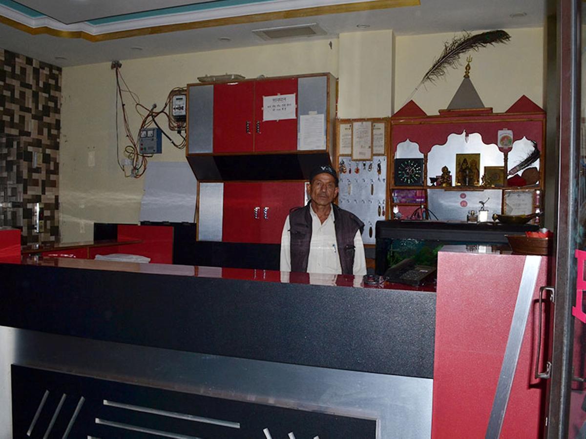 Oyo 37525 Hotel Mall Palace Pithoragarh ภายนอก รูปภาพ