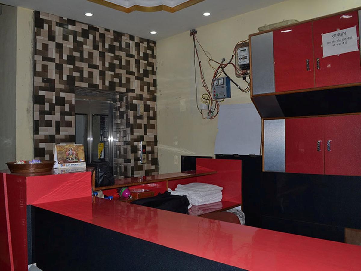 Oyo 37525 Hotel Mall Palace Pithoragarh ภายนอก รูปภาพ